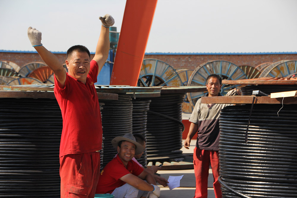 1535361428357636.jpg 2-1F430112154G2.jpg